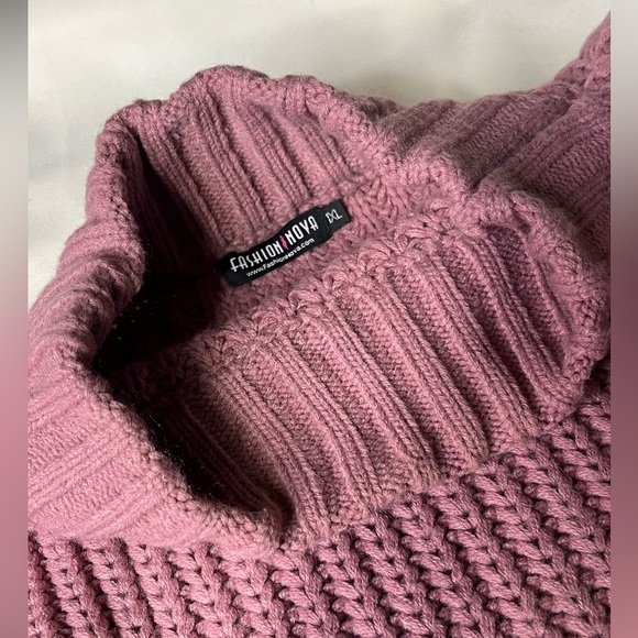 FashionNova Cropped Oversized Turtleneck Sweater - Picture 2 of 6